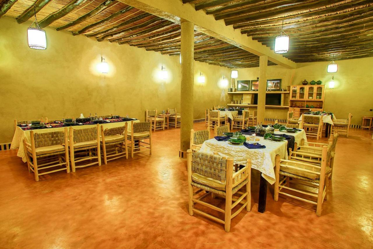 Hassilabied Riadsuerteloca Merzouga מראה חיצוני תמונה The dining room at the Al Maha Desert Resort