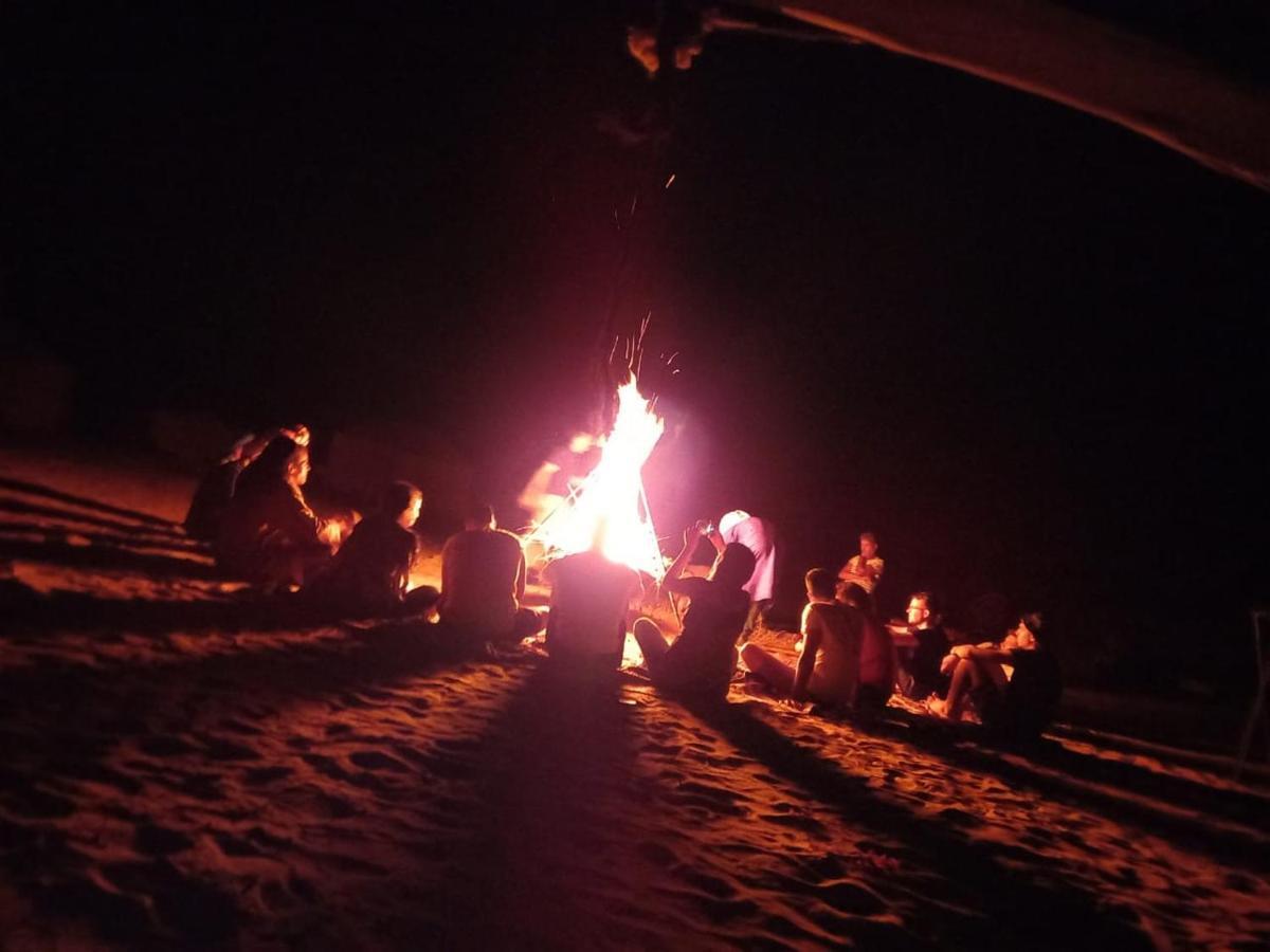 Hassilabied Riadsuerteloca Merzouga מראה חיצוני תמונה A campfire at the 2007 World Scout Jamboree