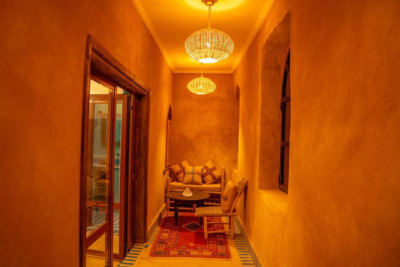 Hassilabied Riadsuerteloca Merzouga מראה חיצוני תמונה A passageway in the Riad