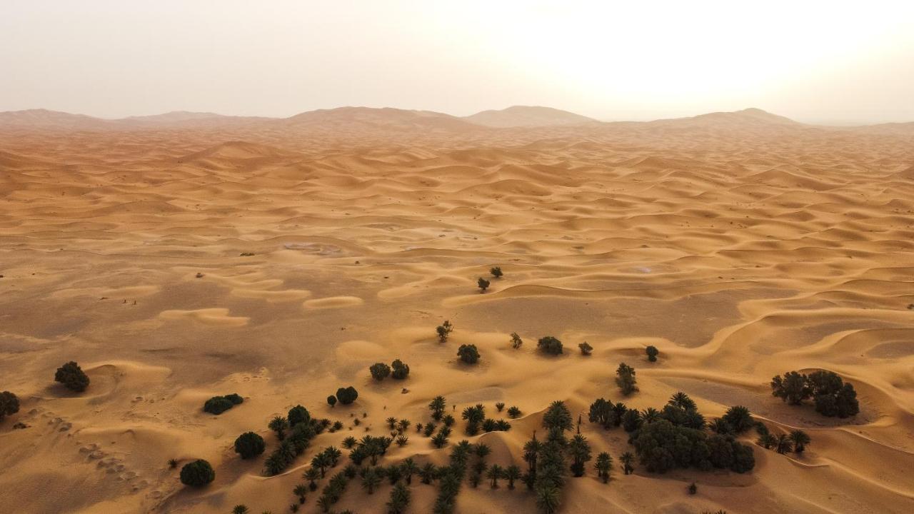 Hassilabied Riadsuerteloca Merzouga מראה חיצוני תמונה The Sahara Desert