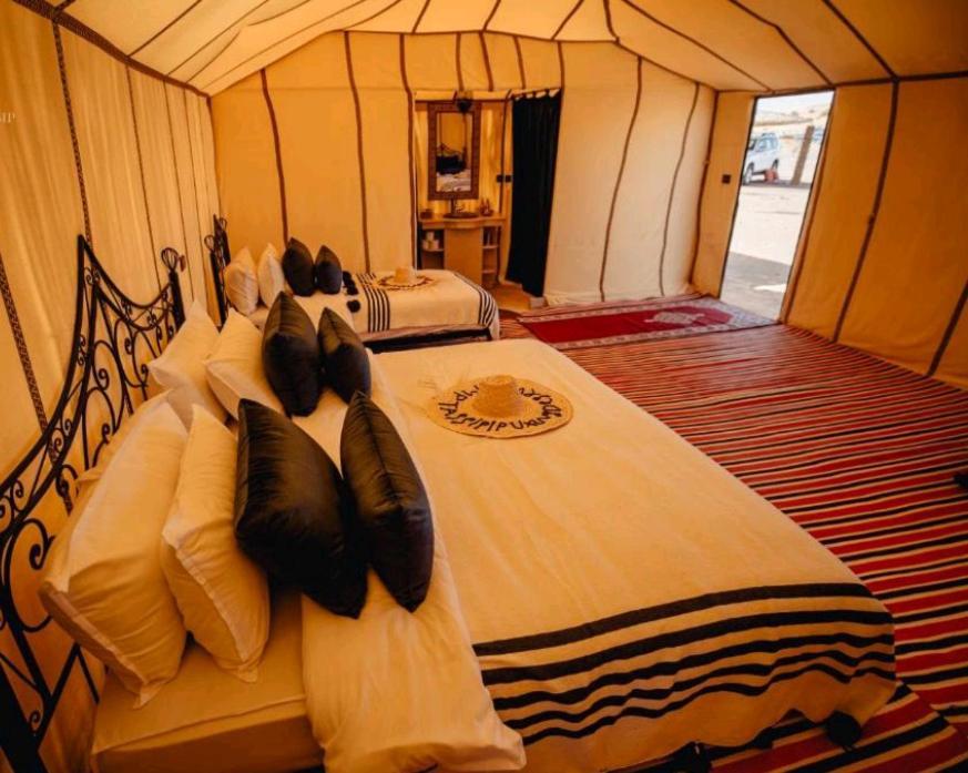 Hassilabied Riadsuerteloca Merzouga מראה חיצוני תמונה Interior of a luxury tent