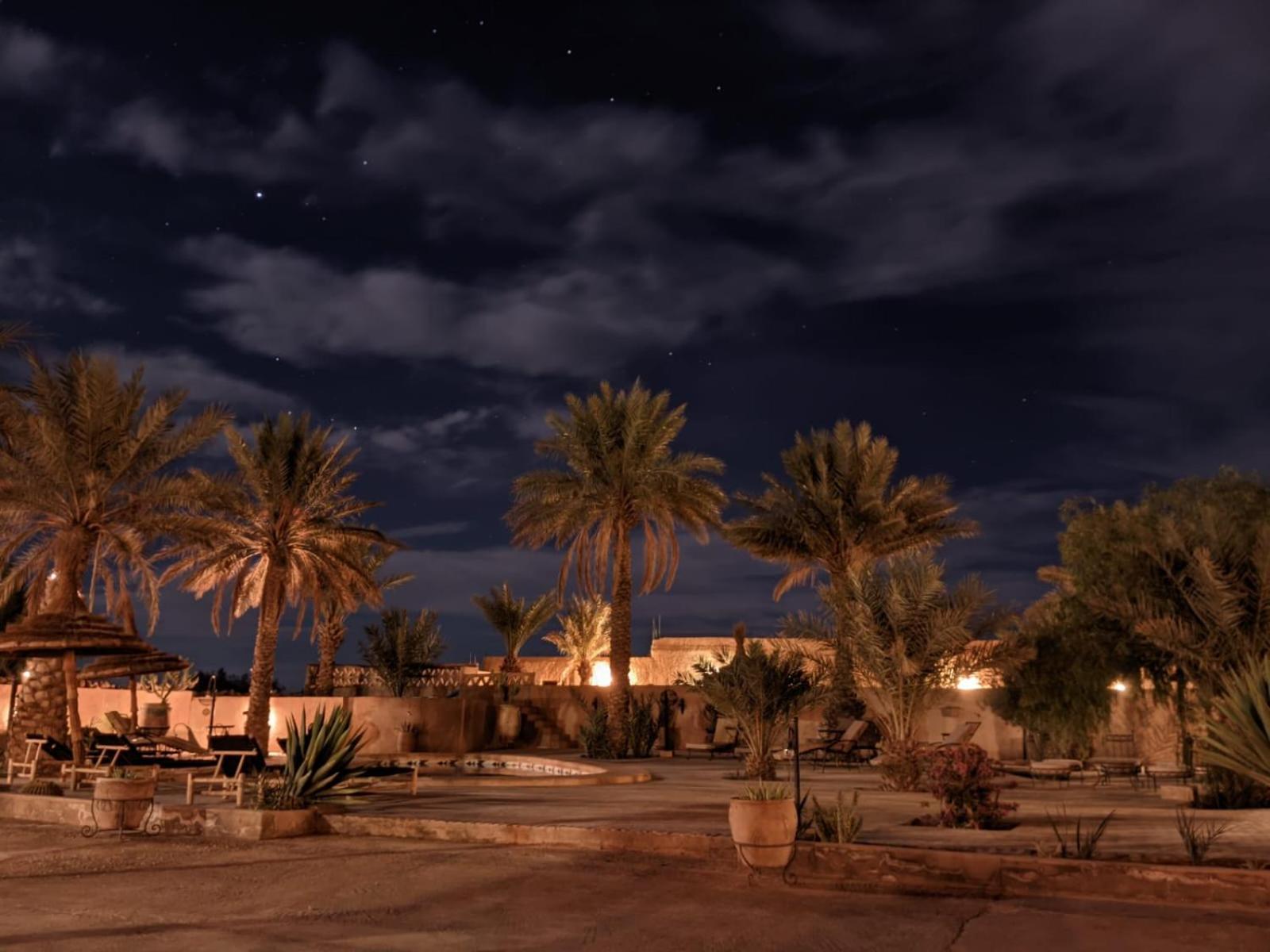 Hassilabied Riadsuerteloca Merzouga מראה חיצוני תמונה Al-Qatif at night