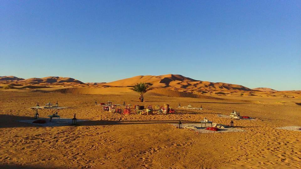 Hassilabied Riadsuerteloca Merzouga מראה חיצוני תמונה The desert of the Sahara