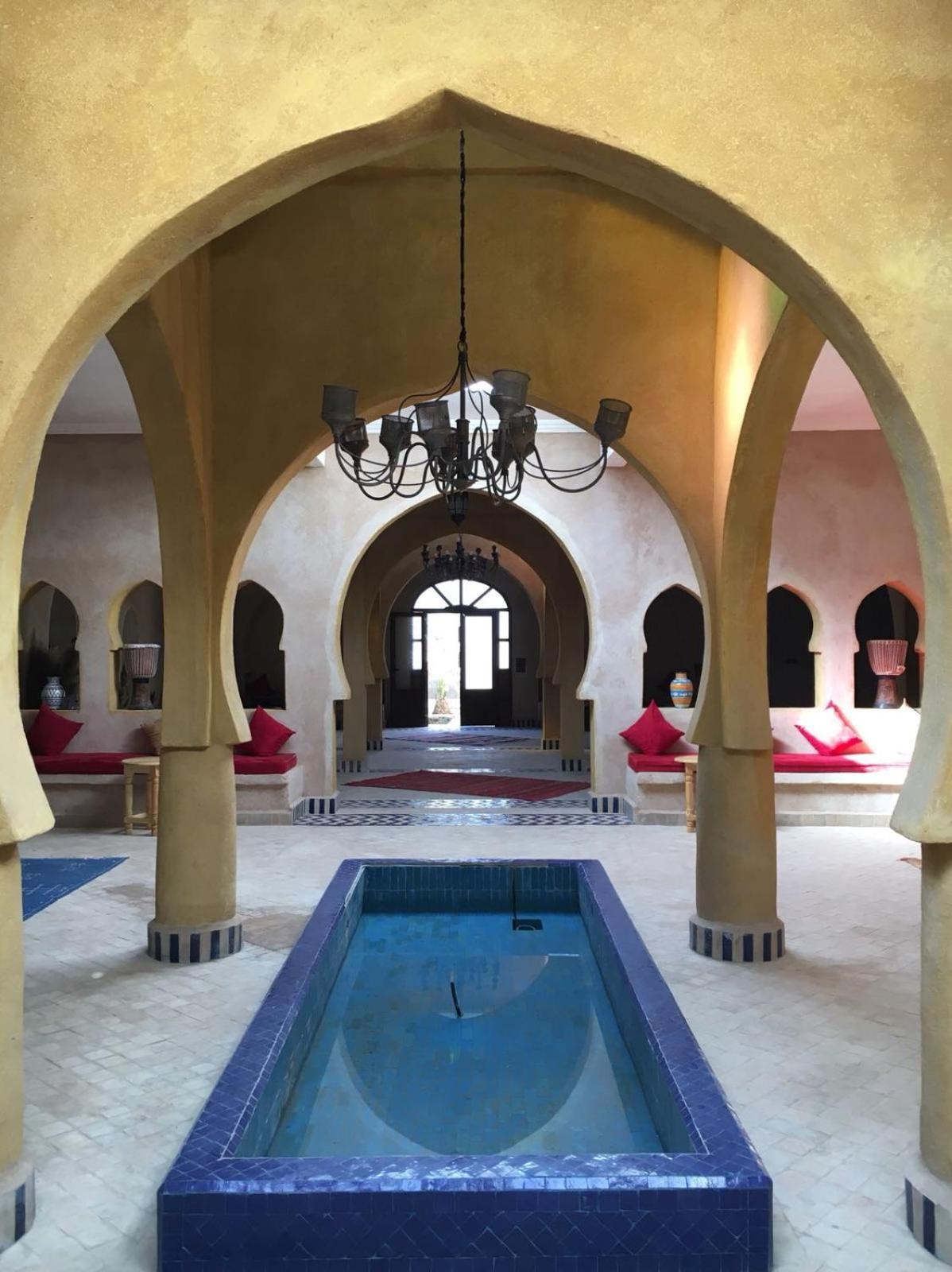Hassilabied Riadsuerteloca Merzouga מראה חיצוני תמונה Interior of a riad in Marrakech